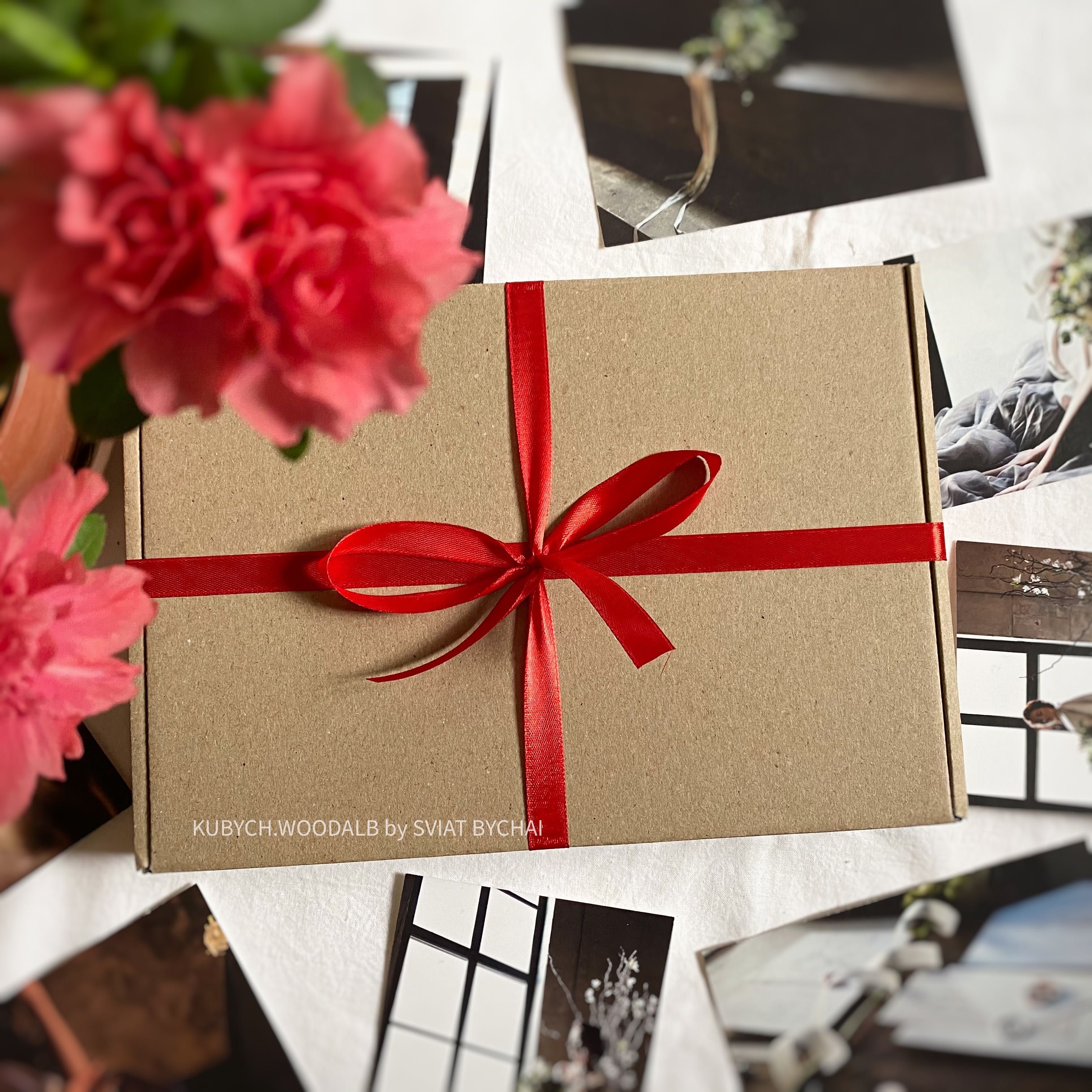 SALE Фотоальбом из дерева - подарок девушке! Подарунок на весілля! ЖМИ