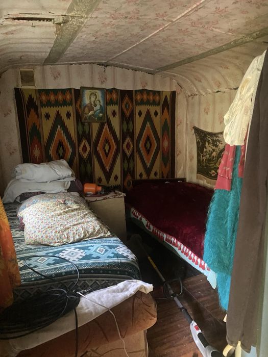 Продаж дачний будинок і прилегла земля