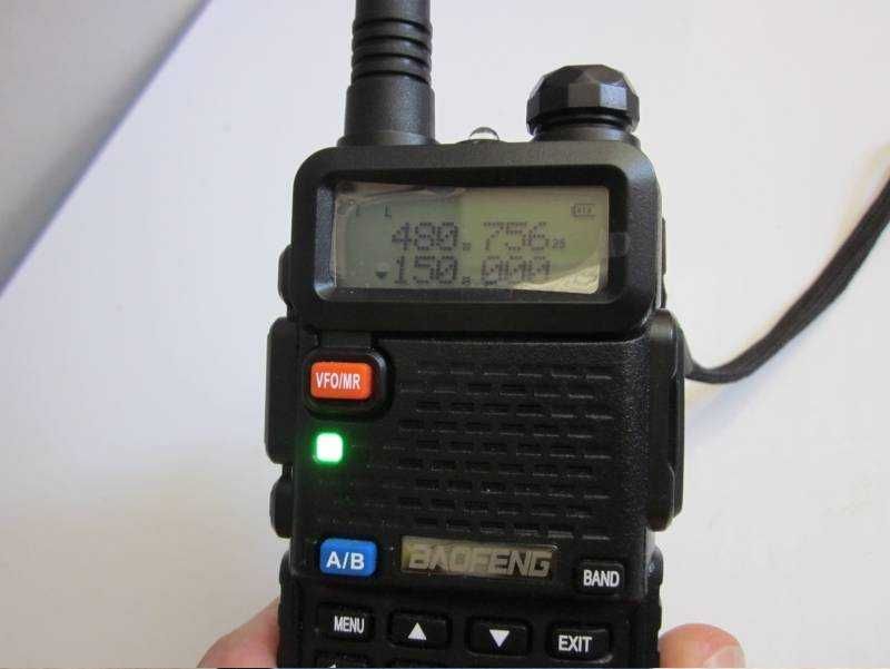 Intercomunicador Rádio Walkie-Talkie - Baofeng UV-5R de 8W