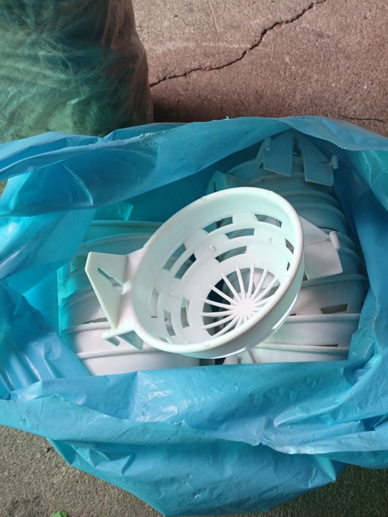 Ninhos de plastico canario