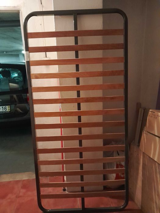 Estrado novo com 1,90 comp. e 90 de larg.