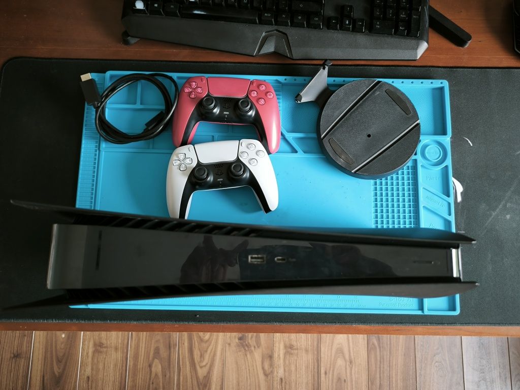 PS5 Digital + 2 comandos