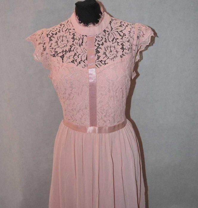 Zwiewna sukienka z koronkową górą Miusol L