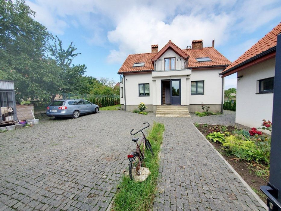 Оренда КЛАСНОГО КОМПАКТНОГО БУДИНКУ, двір, гараж, твердоп.котел, КАМІН