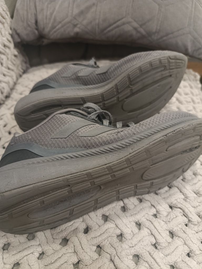 Кросівки чоловічі Adidas 45.1/3