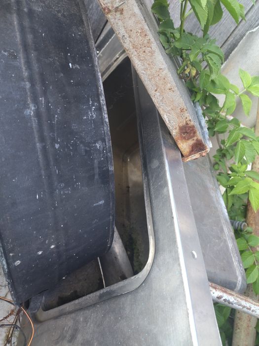 Продам дві ємності