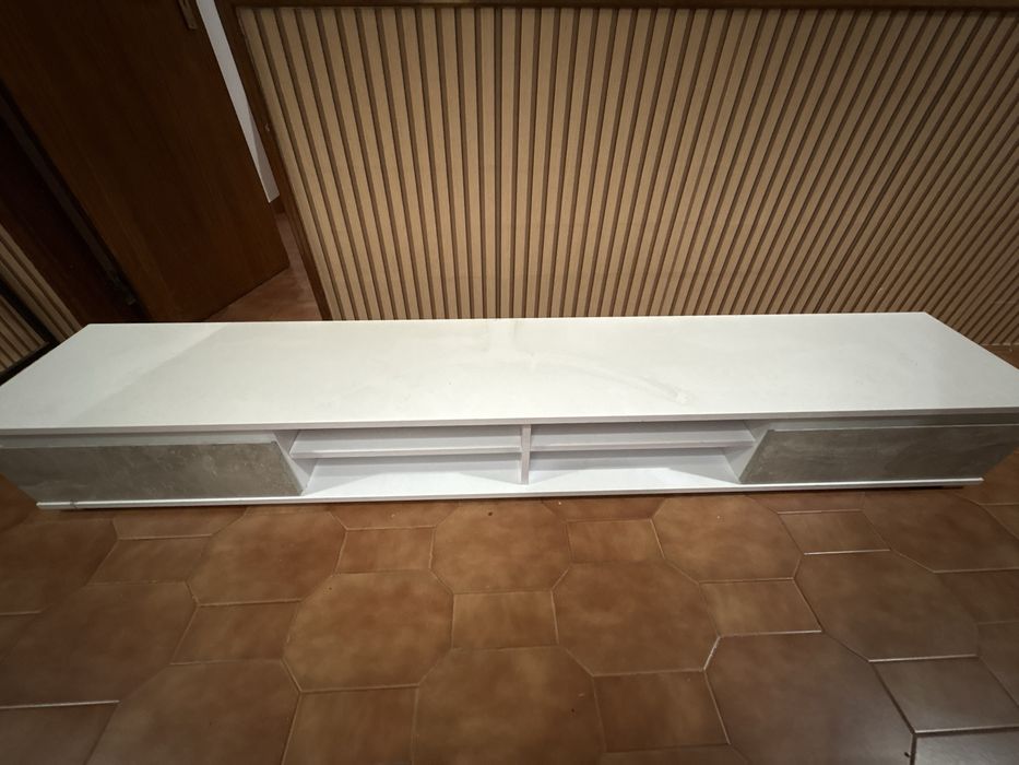 Raque para TV como novo