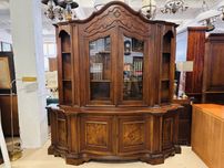 Elegancka witryna / biblioteka w stylu włoskim :)