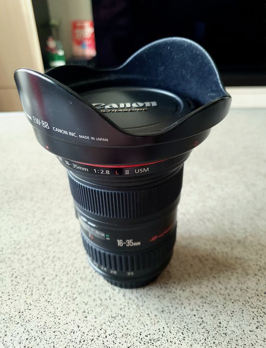 Об'єктив Canon EF 16-35mm f/2.8L II USM