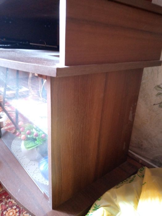 Полиця навісна тумба під телевізор сервант