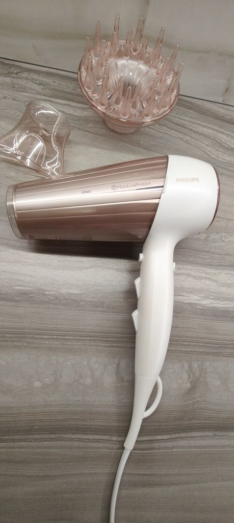 Продам Фен PHILIPS DryCare Prestige