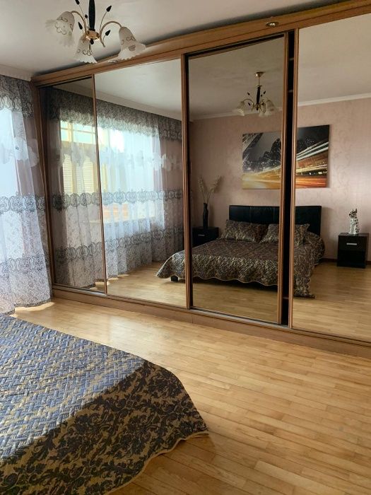 Сдам 3-ком Квартиру Посуточно в Одессе по пр. Добровольского 159