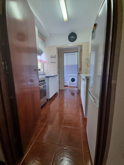 T1 no R/C com janelas em todas as divisões excelente localização