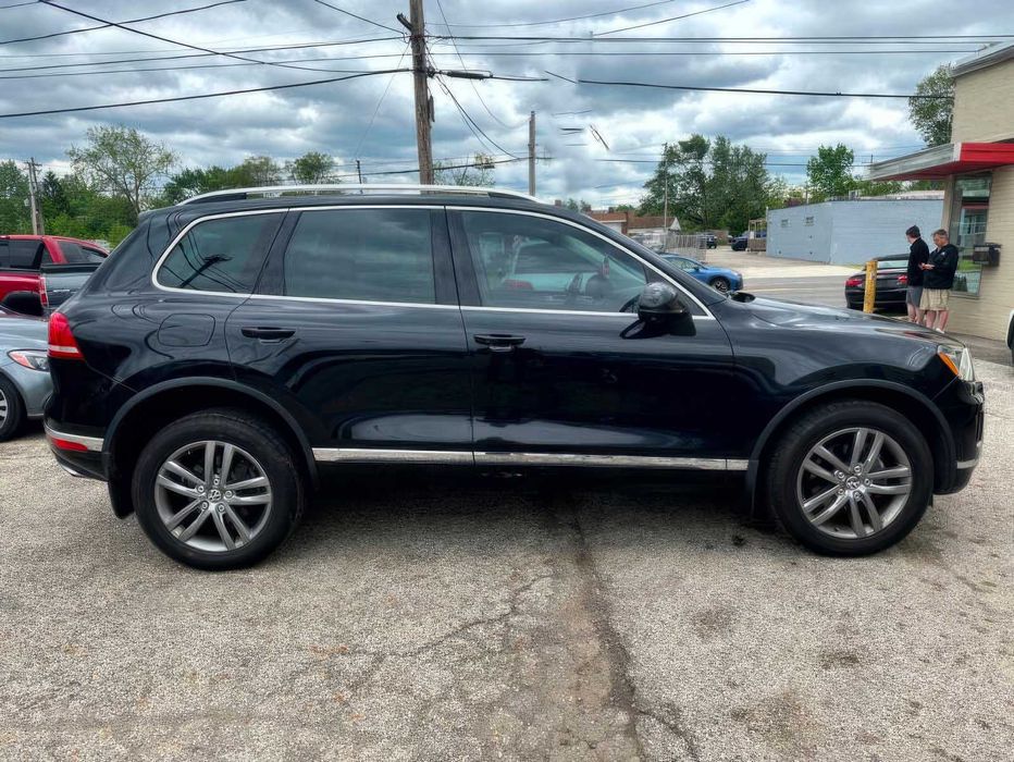 Volkswagen Touareg VR6 Lux      2016