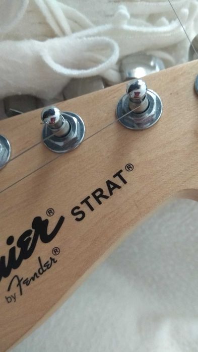 Guitarra elétrica Fender Squier Strat Series CXS
