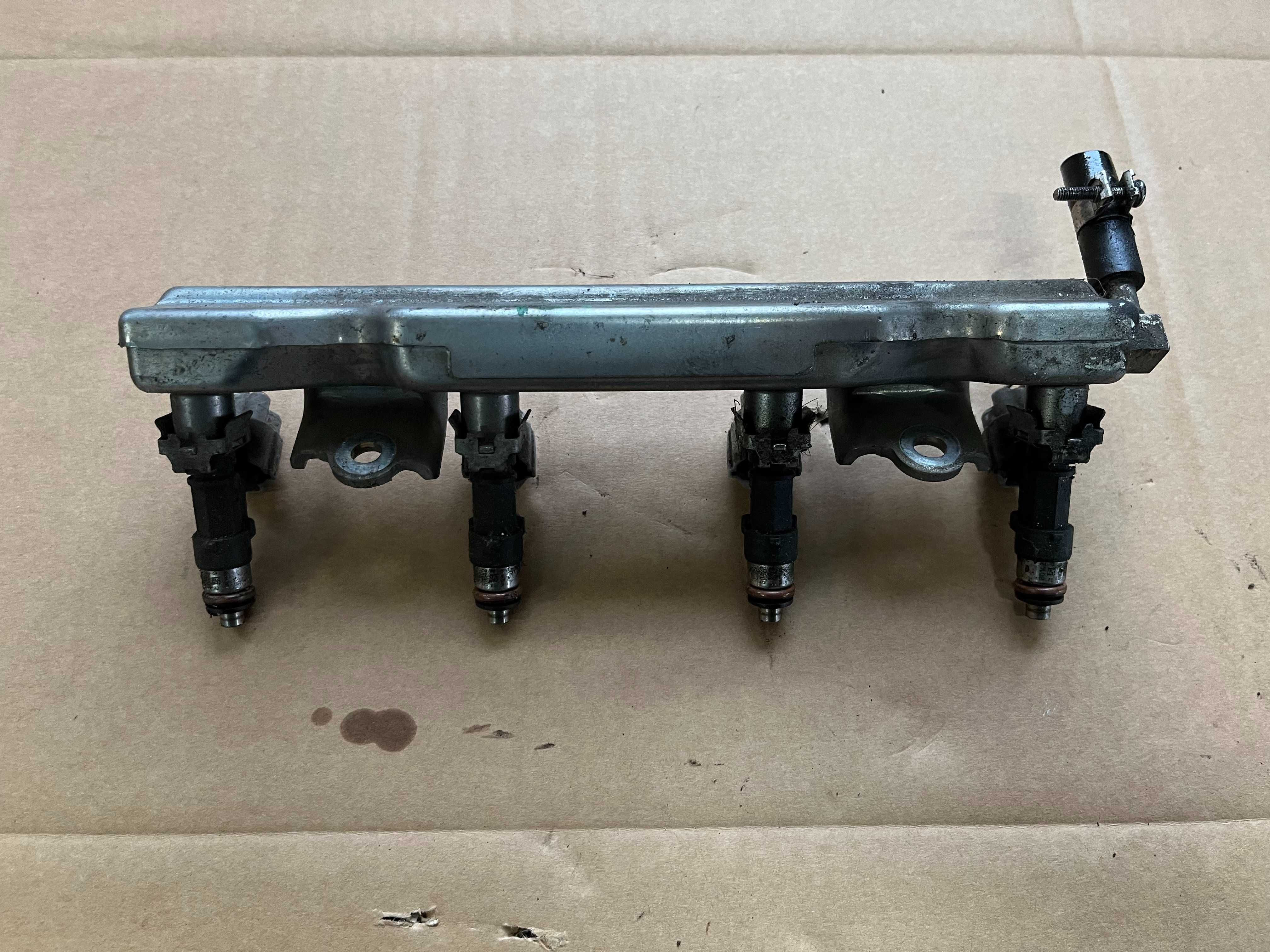 Listwa wtryskowa Nissan Note e11 1.4 benzyna