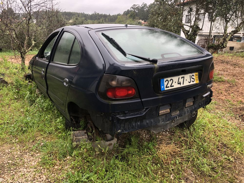 Renault Megane restauro ou peças