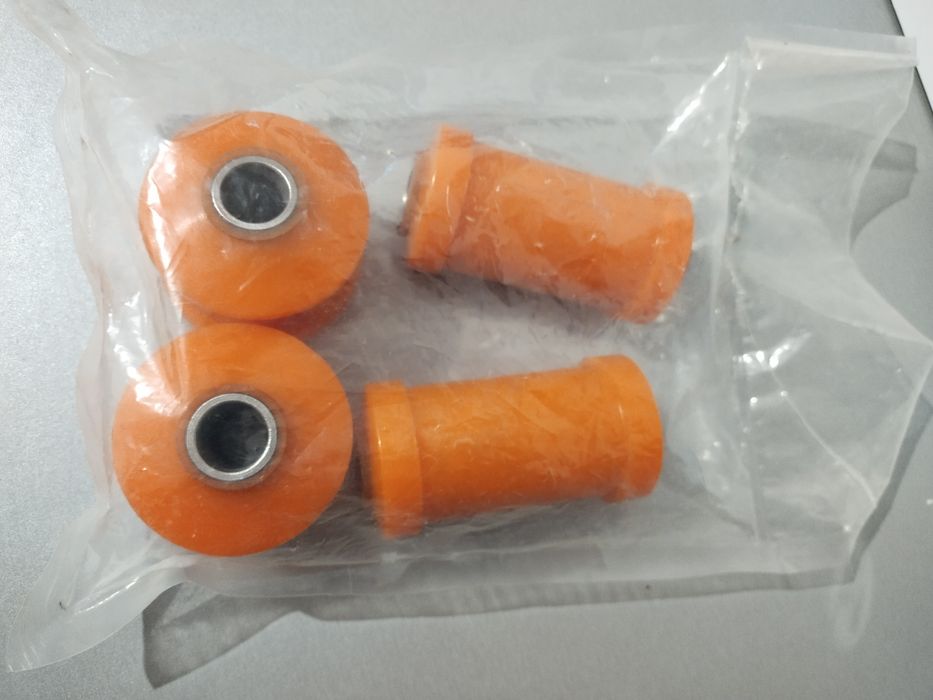 Сайлентблоки передних рычагов на Ford Tranzit V-поколения