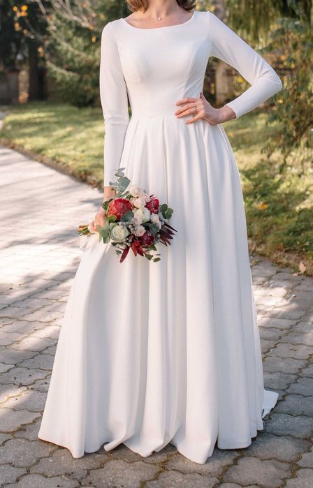 Продам весільну сукню