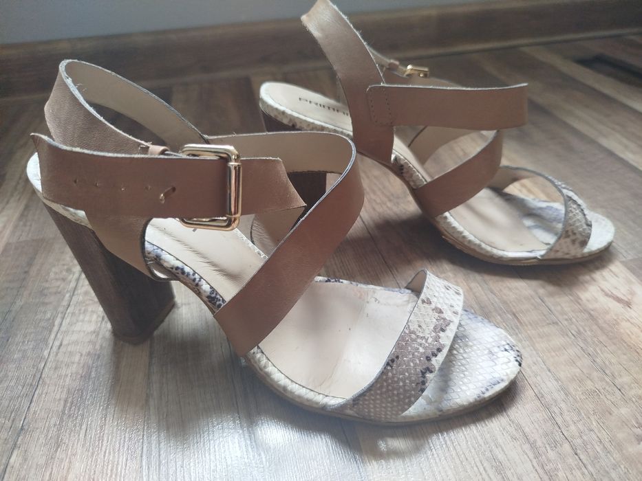 Eleganckie buty/sandałki na grubej koturnie Prima Moda/38