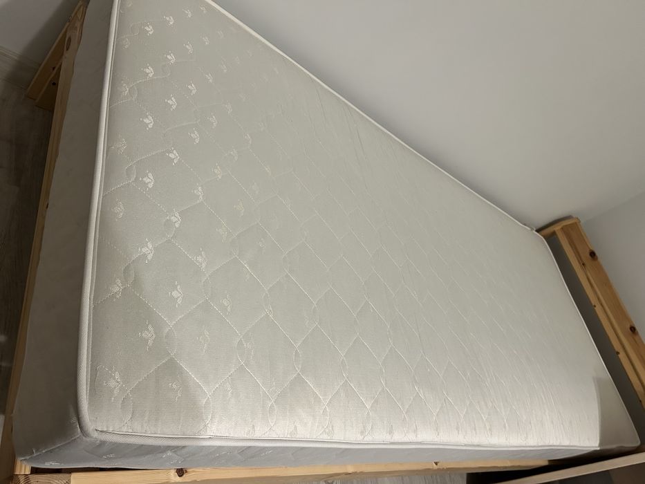 Materac sprężynowy 90x200x18 w nowym stanie