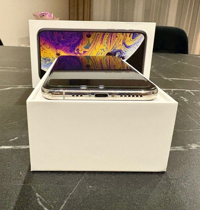 iPhone XS Silver 64GB