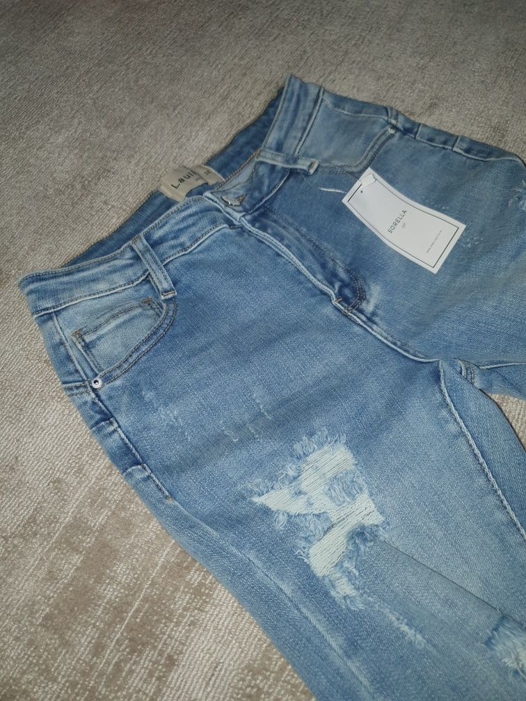Spodnie jeansowe Laulia z przetarciami i dziurami r.38