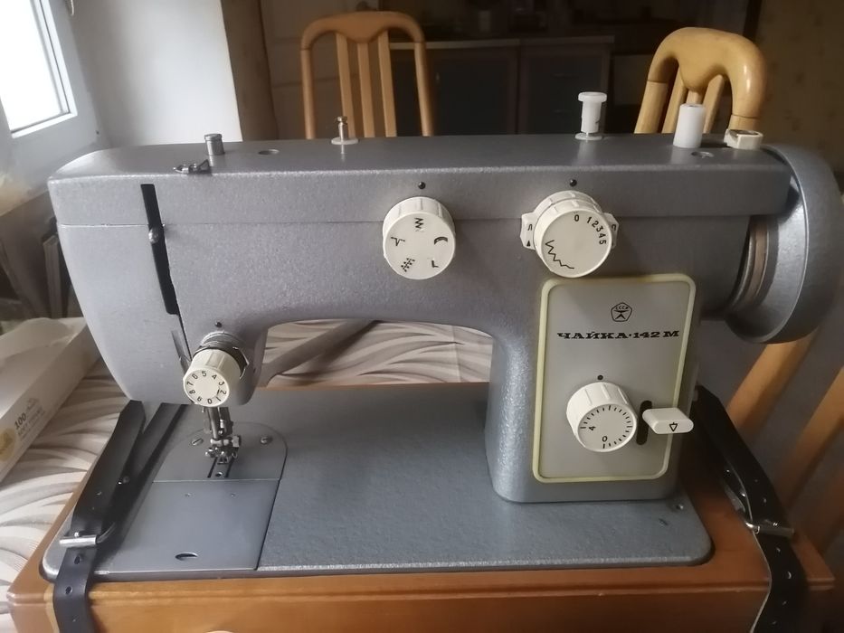 Продам швейную машину Чайка 142 М рабочая.