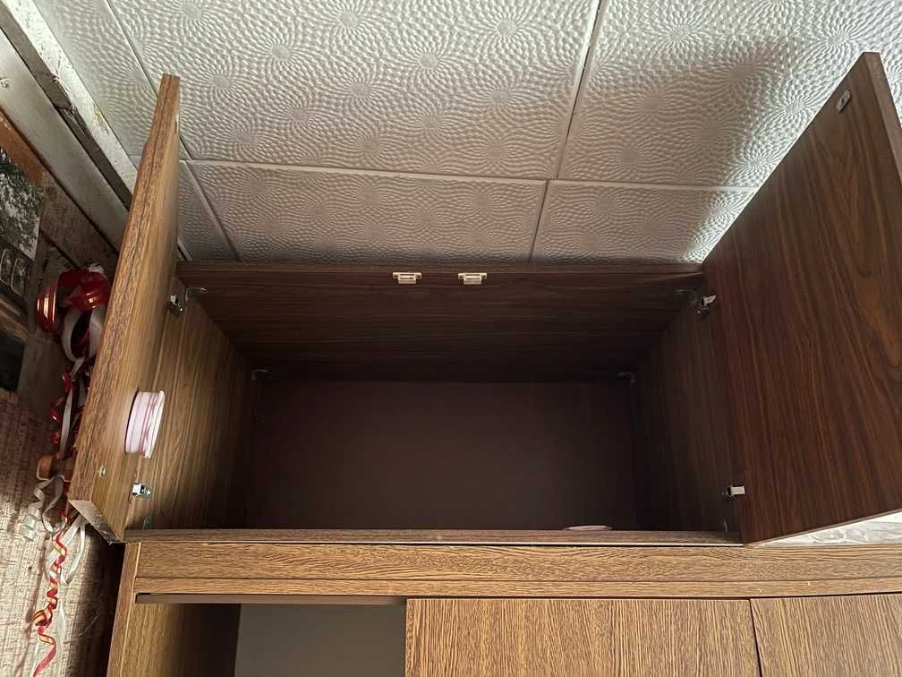 Шкаф шафа плотяной трёхдверный