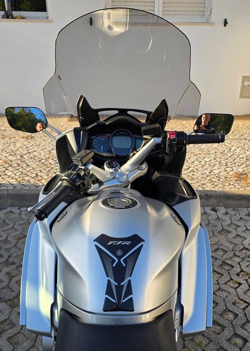 Yamaha FJR 1300 AE (Ultima geração)