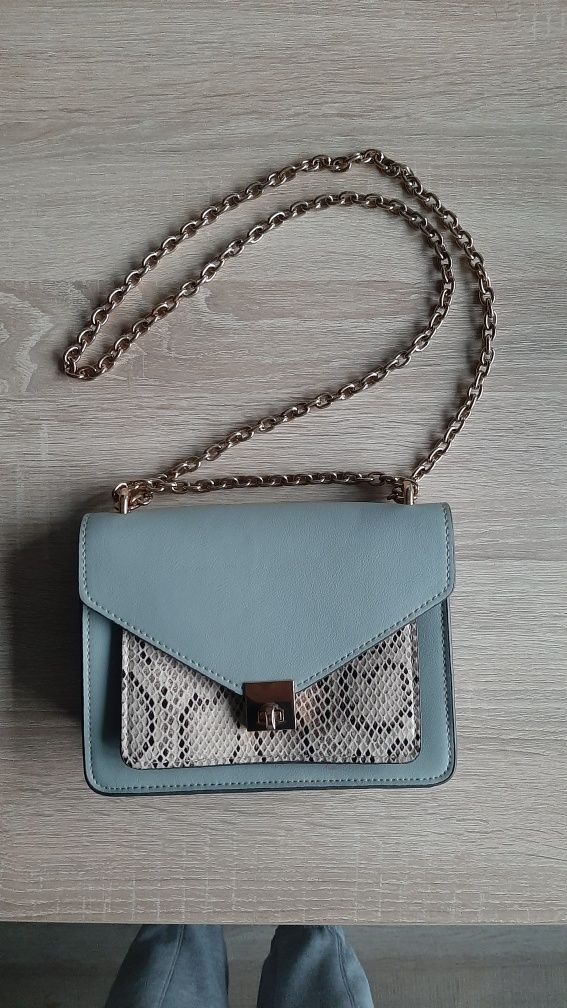 Torebka H&M na łańcuszku