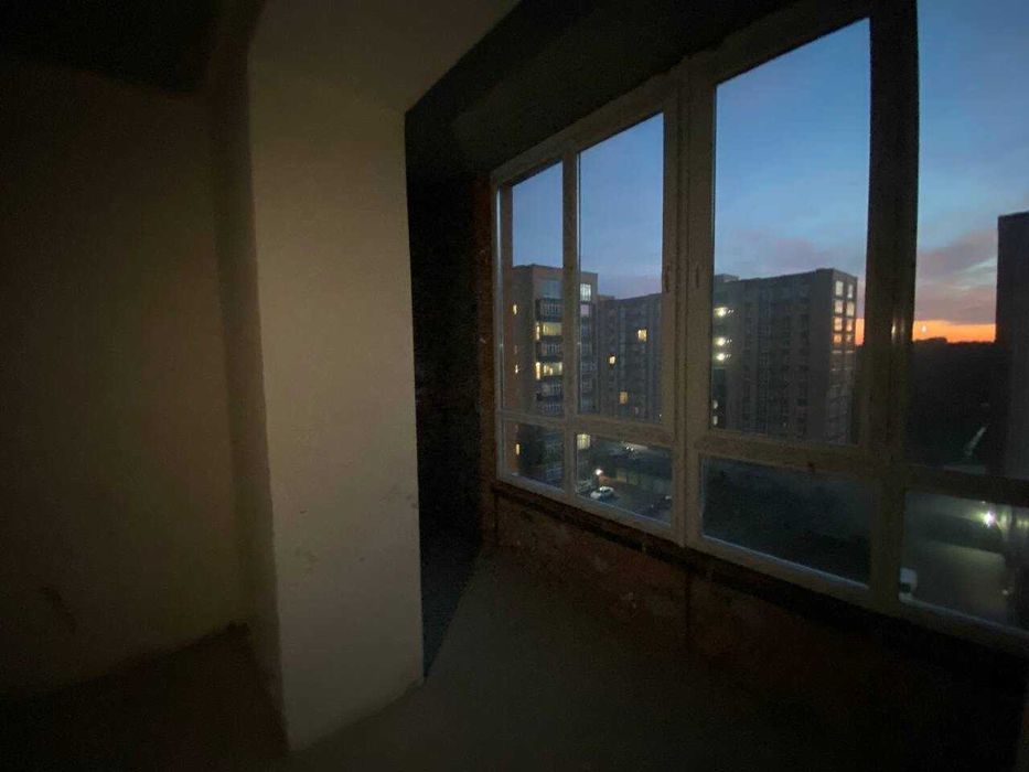 Готова до фінального ремонту 2к квартира на Виставці!