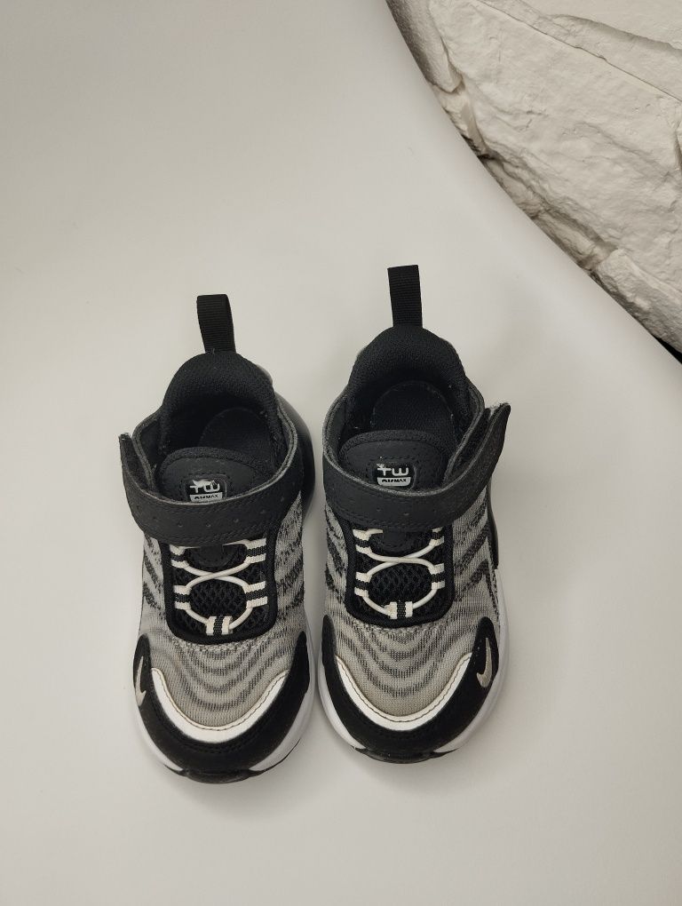 Оригінальні дитячі кросівки Nike Air max tw 24-25