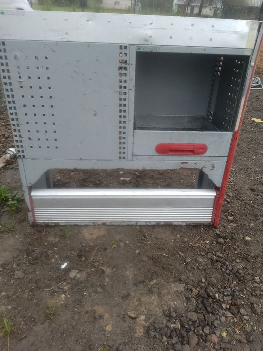 Regał zabudowa busa