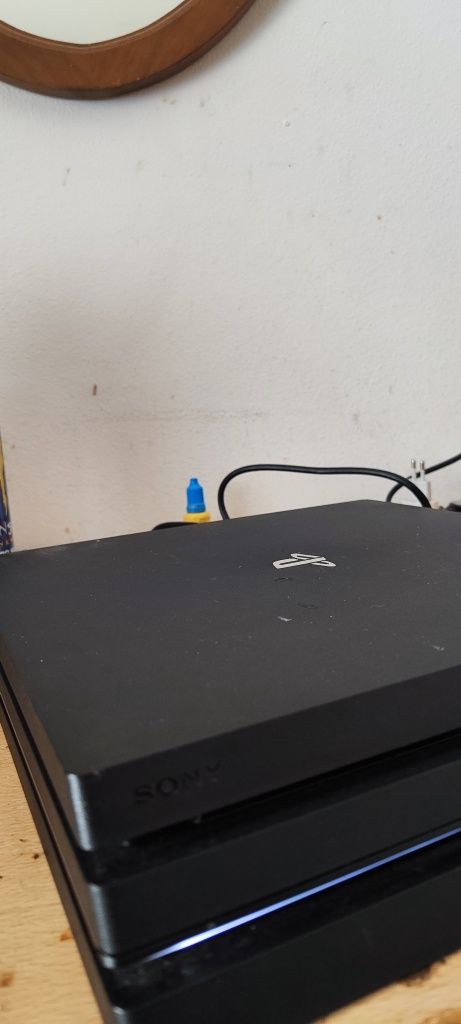 PS4 pro 1tb. + Monitor gaming ultragear