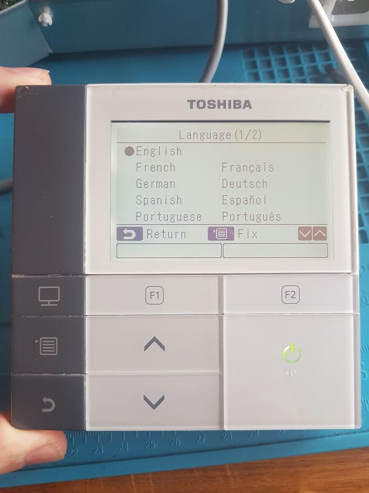 Toshiba RBC-AMSU51-ES pilot klimatyzacji
