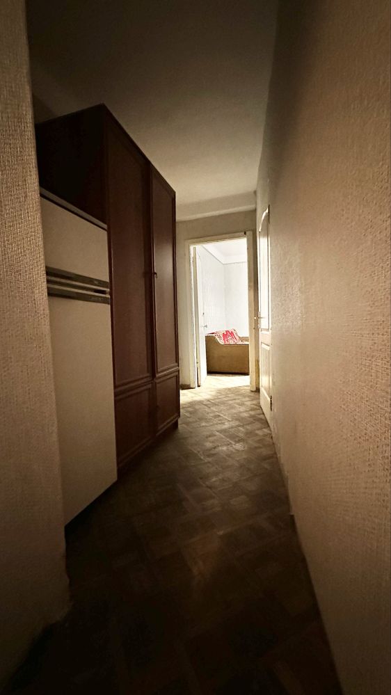 Продам 2 кімн квартиру 45 м.кв Харківське шоссе Дарницька площа