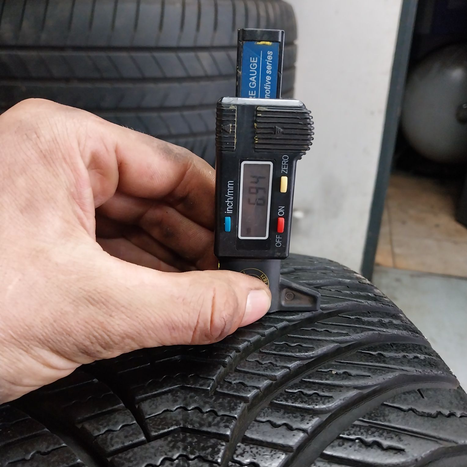Opony Całoroczne Goodyear 225/55R17 97V