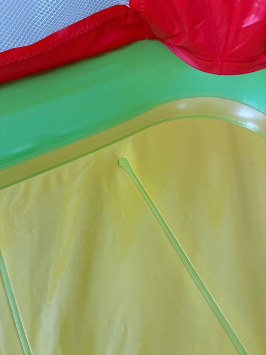 Castelo inflável Fisher Price