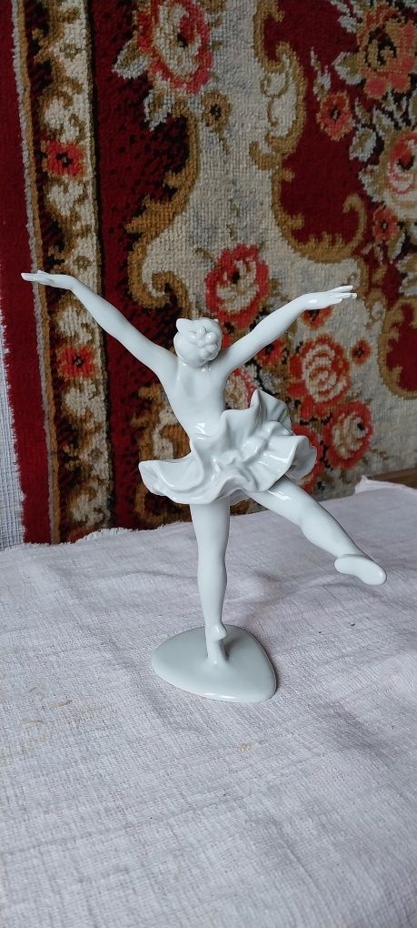 Фарфоровая статуэтка Балерина.  ГДР