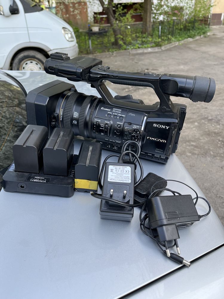 Sony HXR-NX5U NXCAM PRO Camcorder Only 350 Hours A