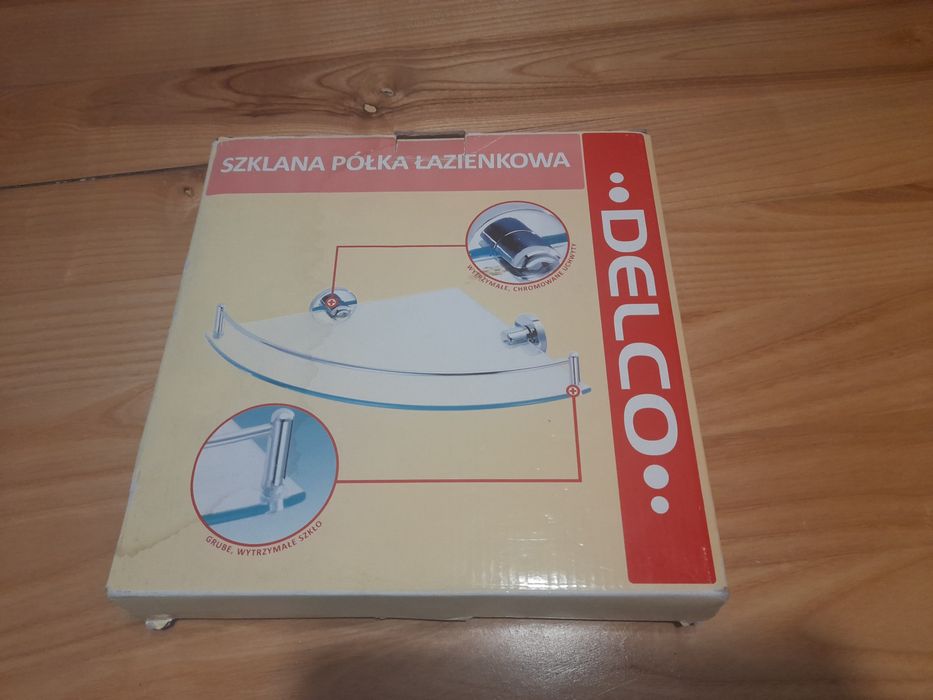 Szklana półka narożna