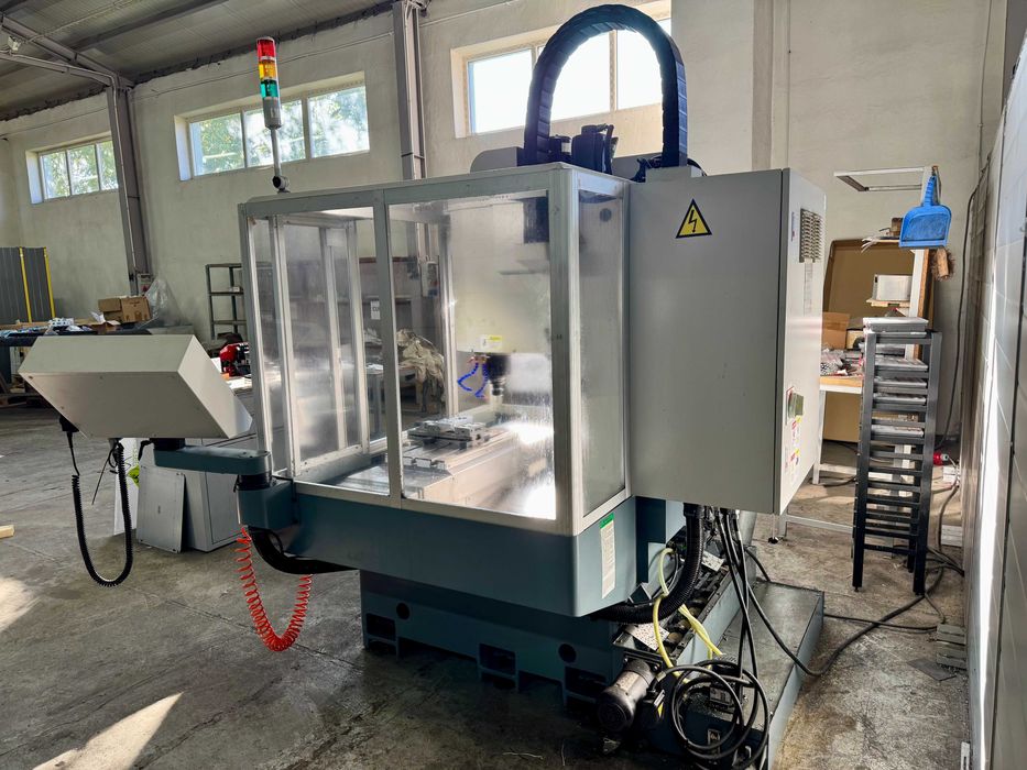 Frezarka CNC centrum obróbcze KOMPLETNE z dokumentami FV