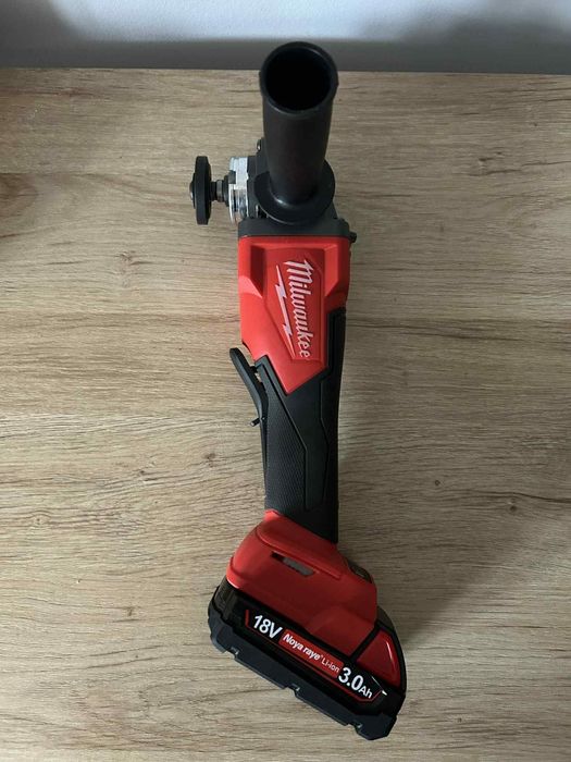 Milwaukee szlifierka  FSAG125XB