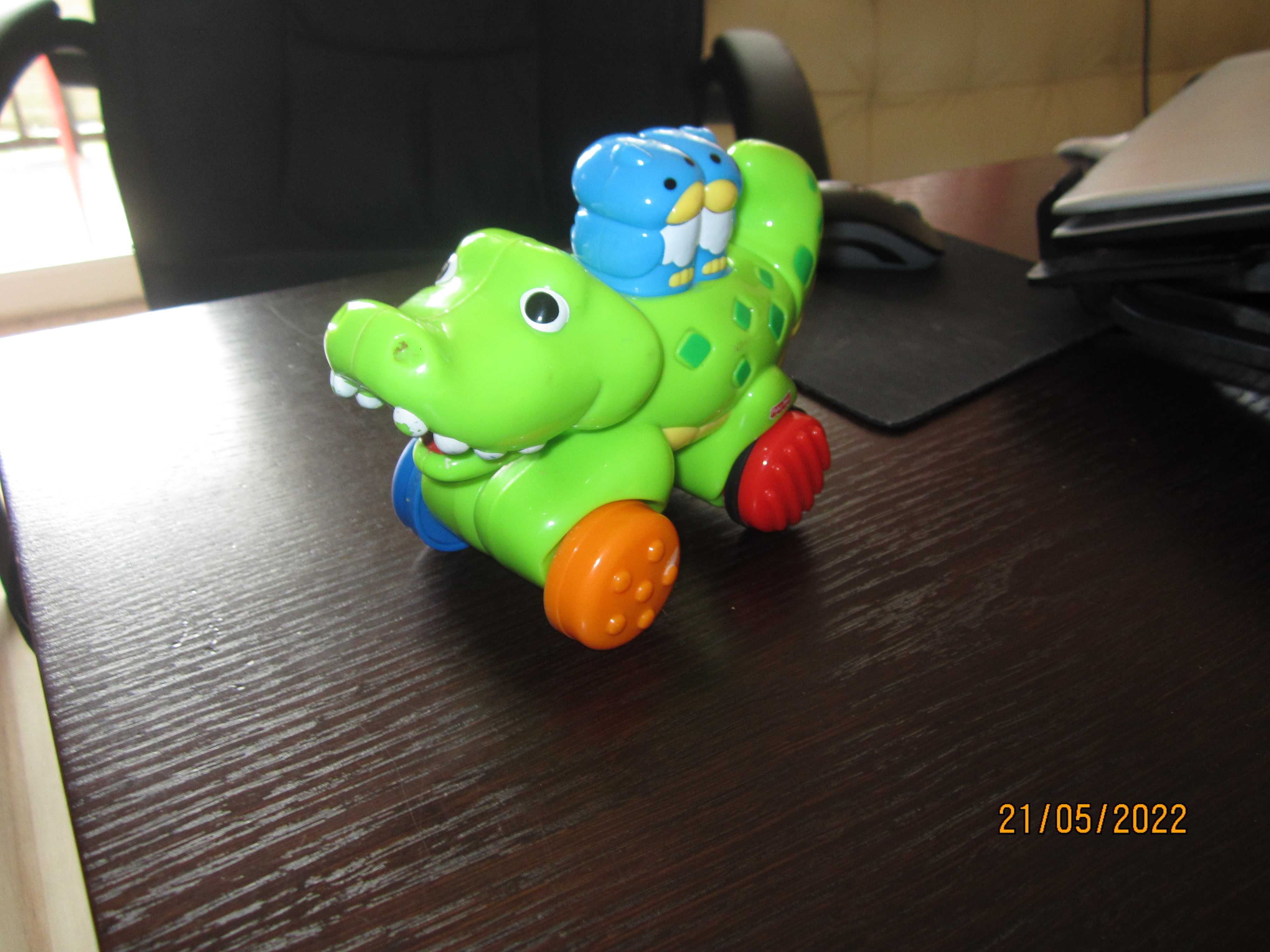 Zabawka krokodyl z napędem Fisher Price
