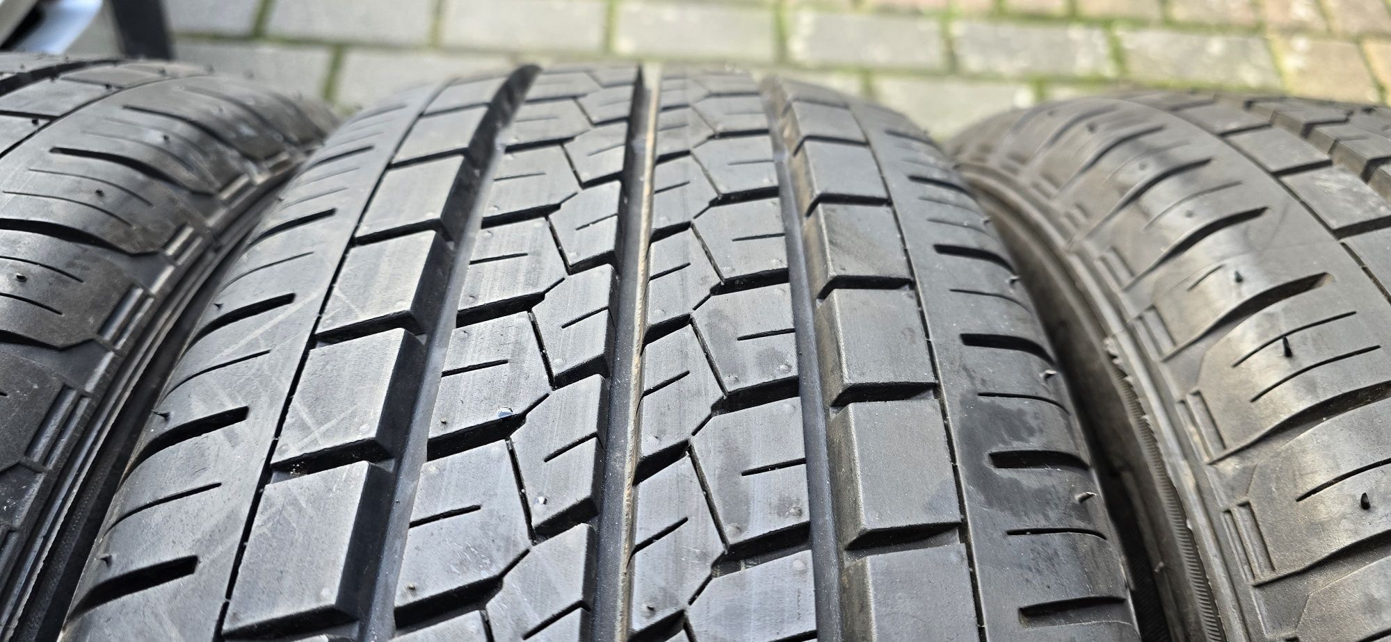 Komplet opon letnich 215/65/15C Bridgestone  duravis Nowe