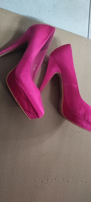 Szpilki różowe na platformie rozmiar 40