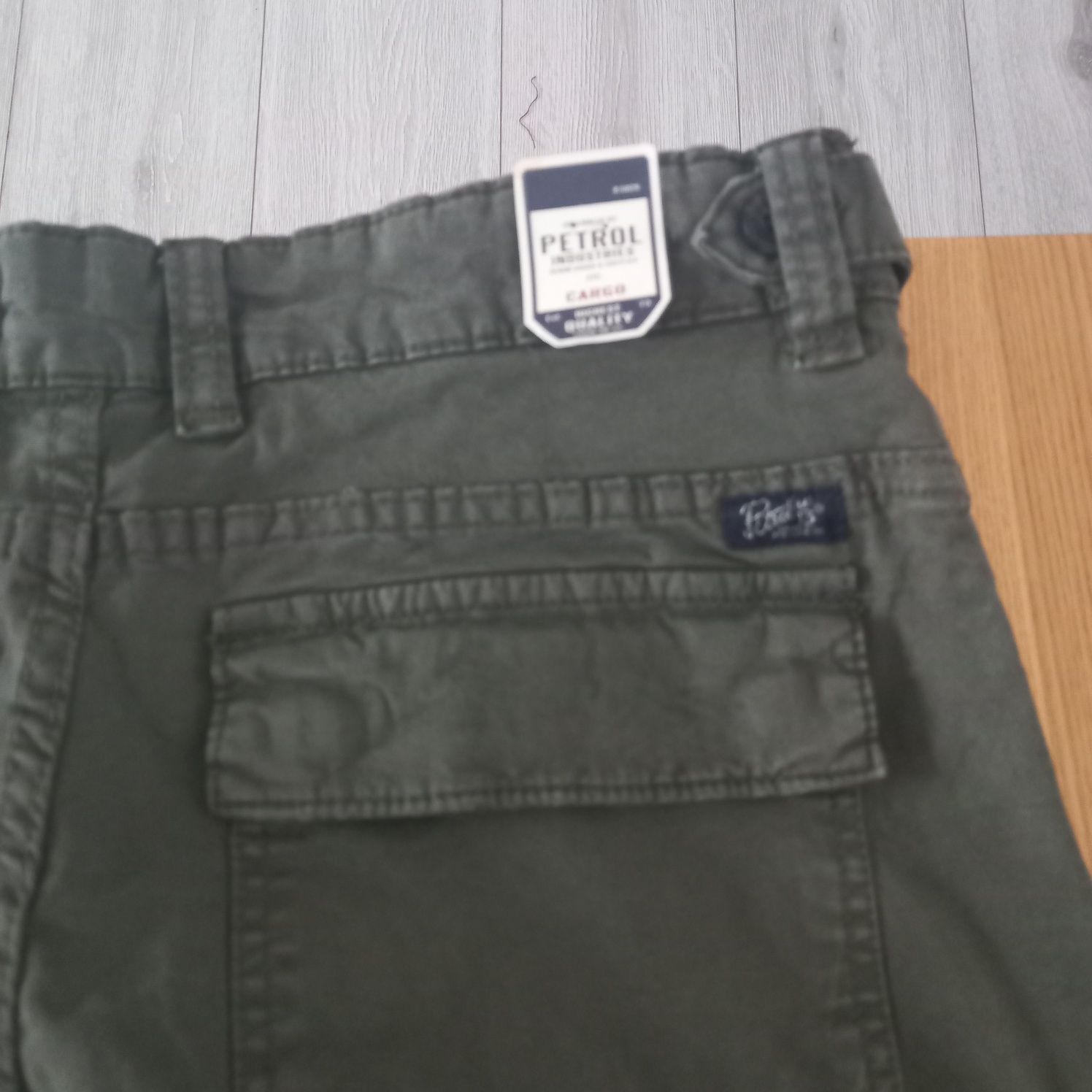 Spodnie bojówki rozmiar 30/32 NOWE