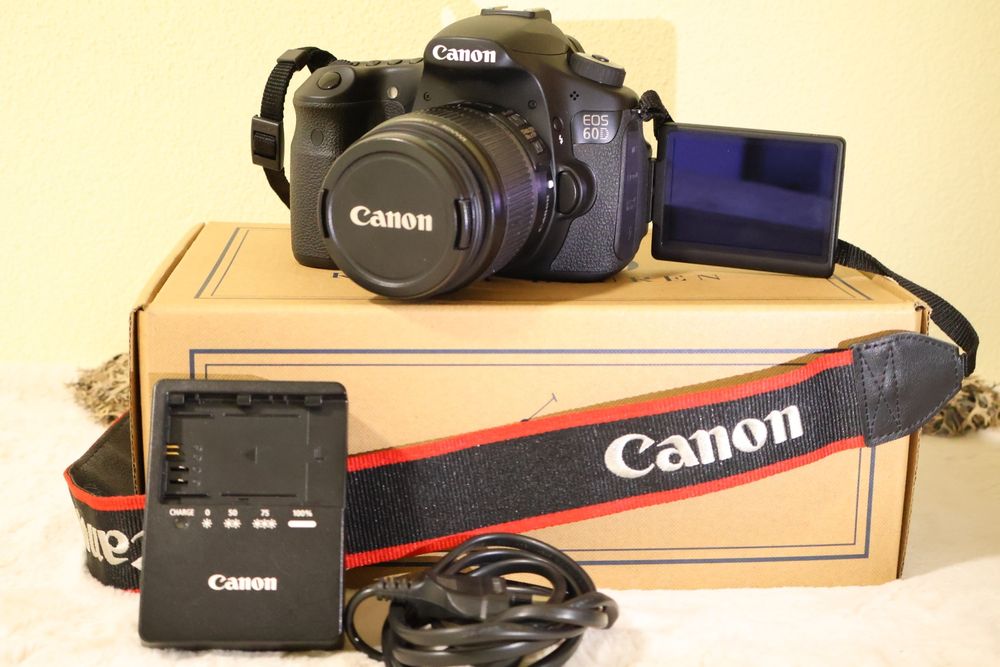 Canon EOS 60D + EFS 18-55mm