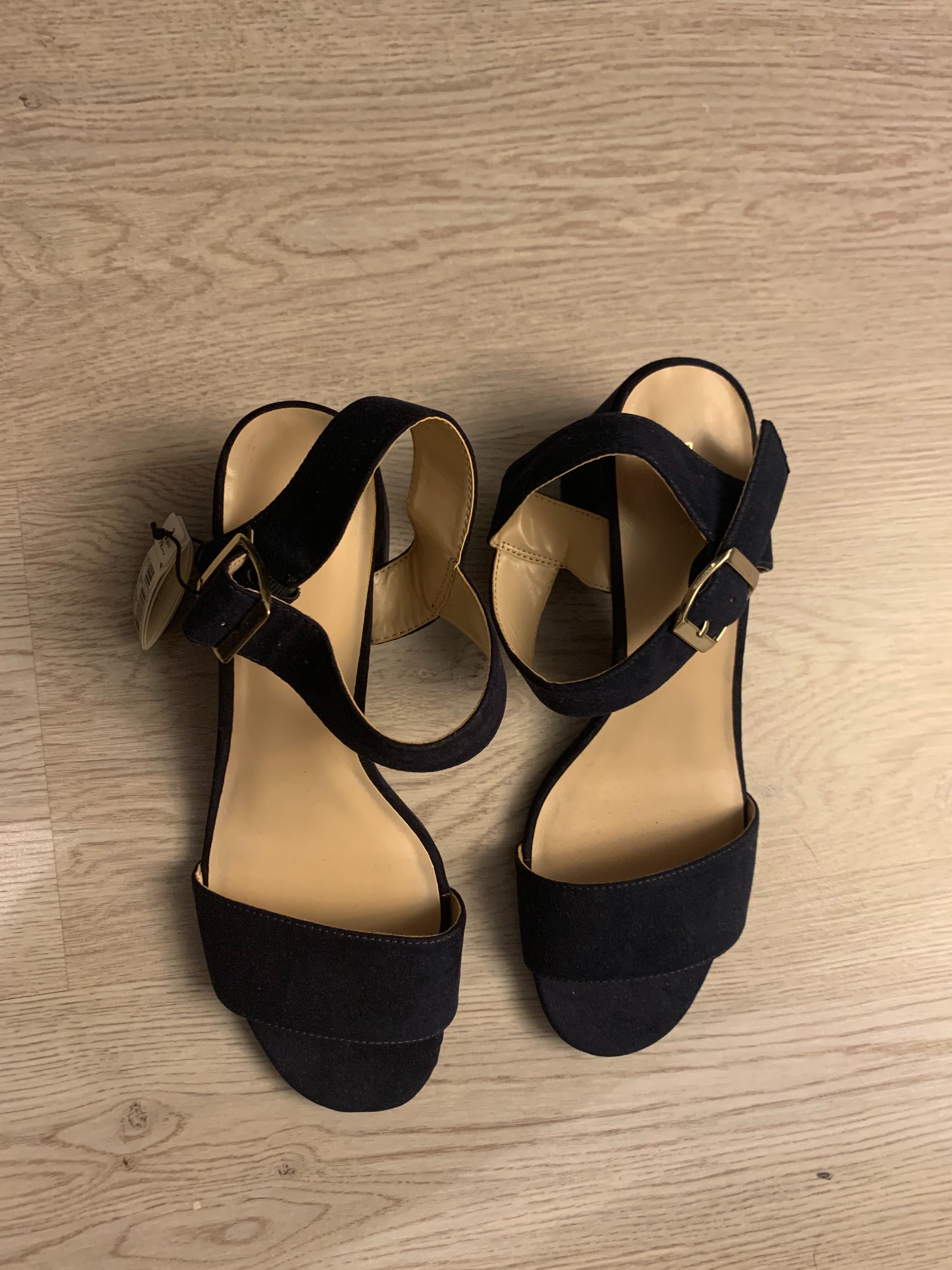 Sandalias azuis parfois tamanho 40